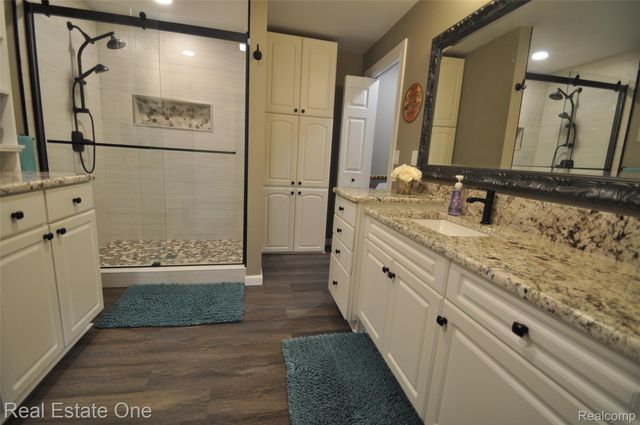 3648 W Tienken Road, Rochester Hills, MI 48306
