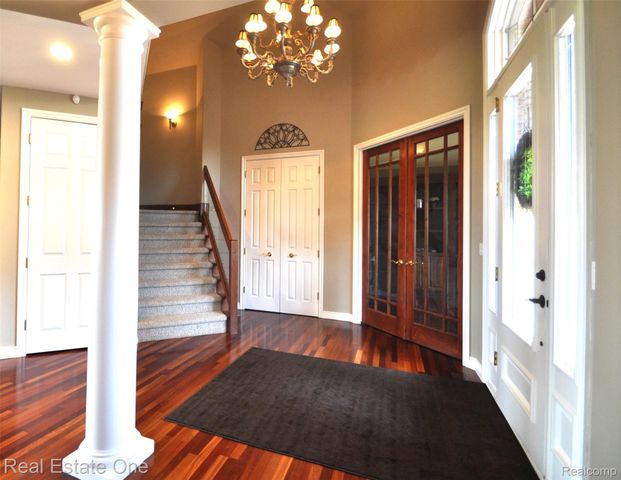3648 W Tienken Road, Rochester Hills, MI 48306
