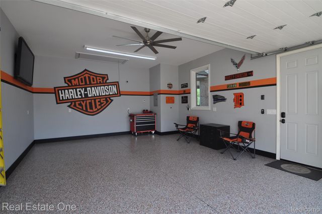3648 W Tienken Road, Rochester Hills, MI 48306