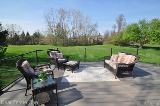 3648 W Tienken Road, Rochester Hills, MI 48306