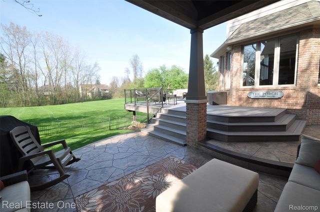 3648 W Tienken Road, Rochester Hills, MI 48306