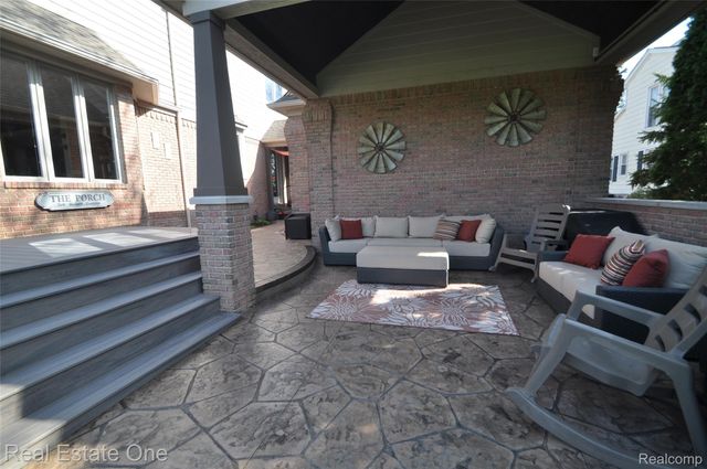 3648 W Tienken Road, Rochester Hills, MI 48306
