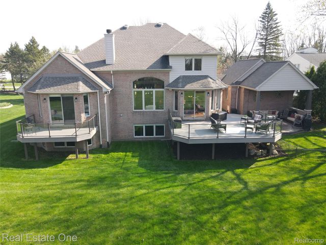 3648 W Tienken Road, Rochester Hills, MI 48306