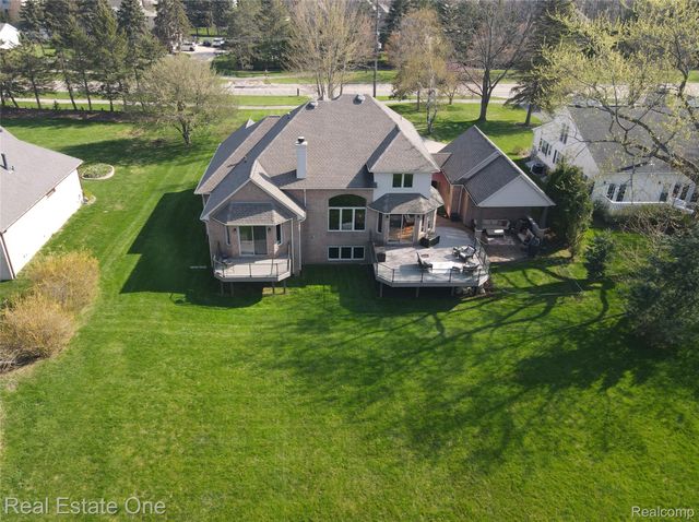 3648 W Tienken Road, Rochester Hills, MI 48306