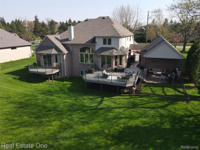 3648 W Tienken Road, Rochester Hills, MI 48306