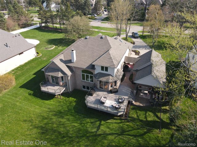 3648 W Tienken Road, Rochester Hills, MI 48306