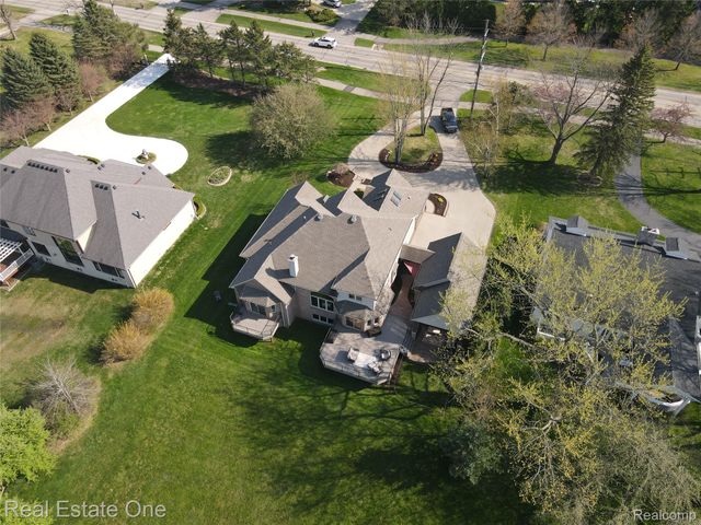 3648 W Tienken Road, Rochester Hills, MI 48306