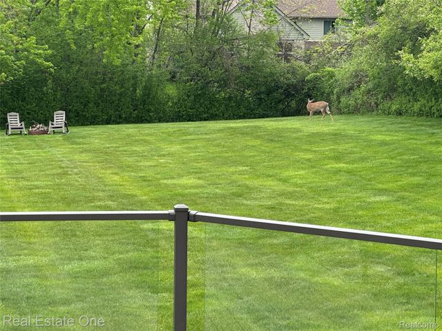 3648 W Tienken Road, Rochester Hills, MI 48306
