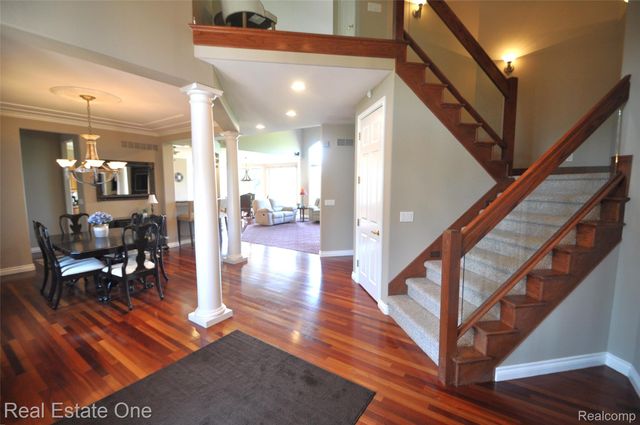 3648 W Tienken Road, Rochester Hills, MI 48306