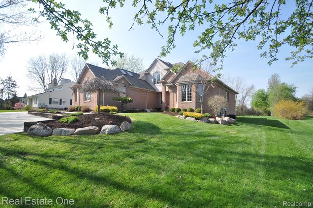 3648 W Tienken Road, Rochester Hills, MI 48306