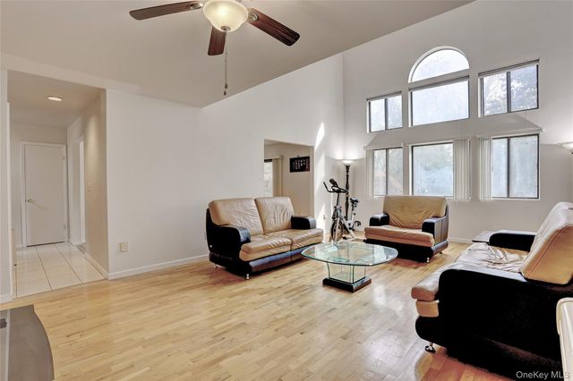 44 Old Lake Road, Congers, NY 10920