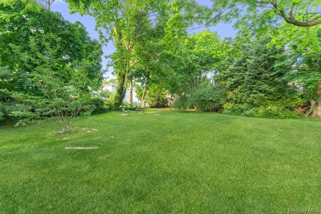 195 South Middle Neck Road 1F, Great Neck, NY 11021
