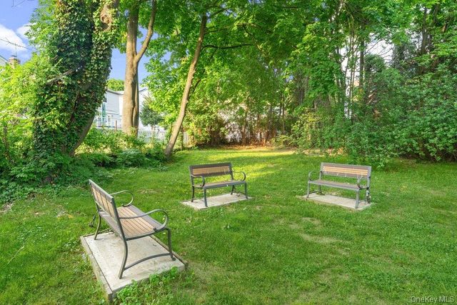 195 South Middle Neck Road 1F, Great Neck, NY 11021