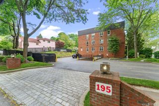 195 South Middle Neck Road 1F, Great Neck, NY 11021