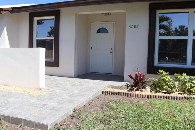 5085 Bottlebrush Street, Delray Beach, FL 33484