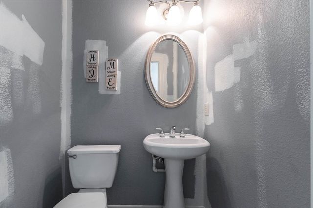 346 Skylark Street, Magnolia, TX 77355