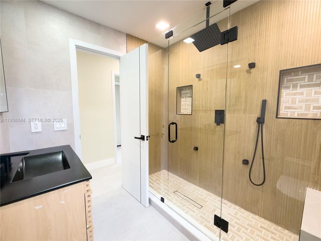 5561 NE 28th Ave, Fort Lauderdale, FL 33308