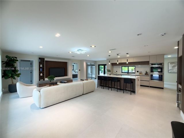 5561 NE 28th Ave, Fort Lauderdale, FL 33308