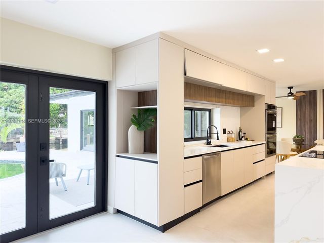 5561 NE 28th Ave, Fort Lauderdale, FL 33308