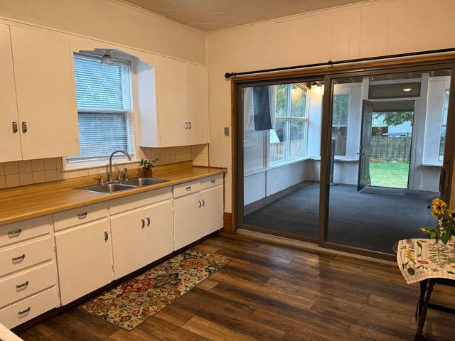 169 W 17th Street, Holland, MI 49423