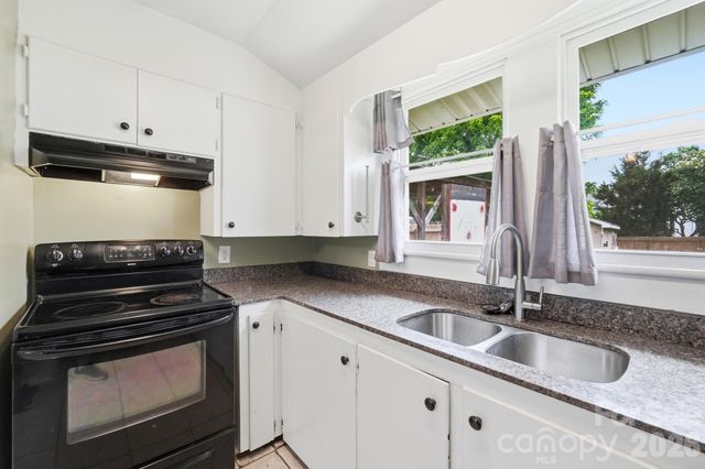 1002 N Ridge Avenue, Kannapolis, NC 28083