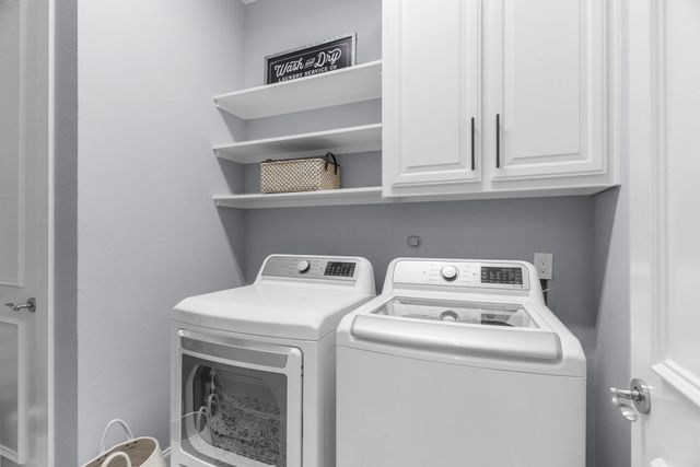 2222 Worthington Street, Dallas, TX 75204