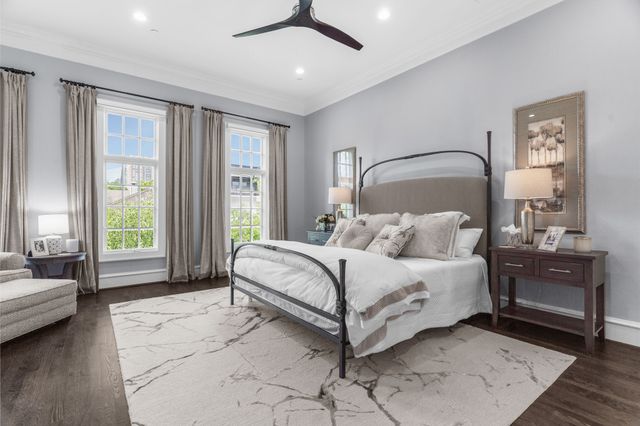 2222 Worthington Street, Dallas, TX 75204