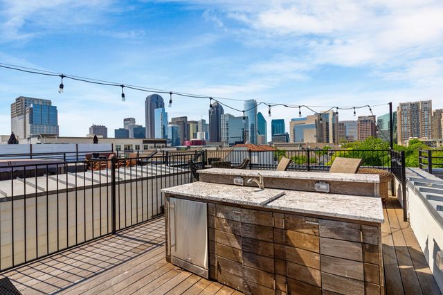 2222 Worthington Street, Dallas, TX 75204