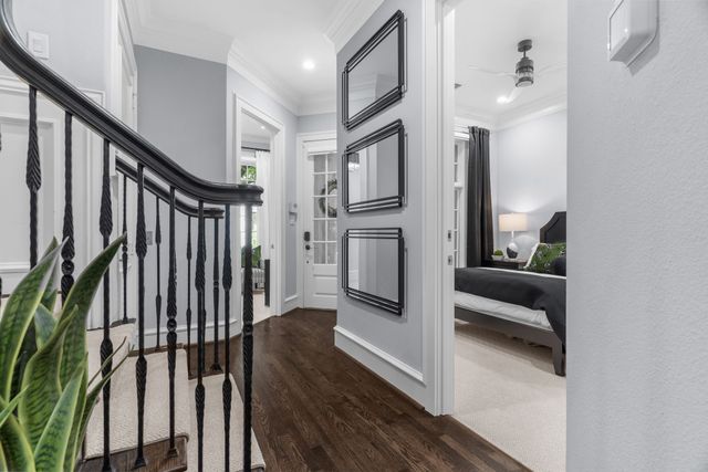 2222 Worthington Street, Dallas, TX 75204