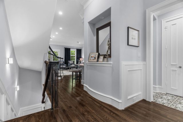 2222 Worthington Street, Dallas, TX 75204