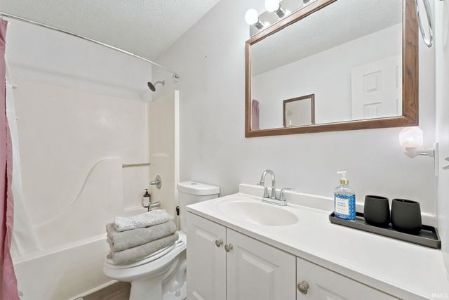 8003 Charnell Court, Fort Wayne, IN 46818