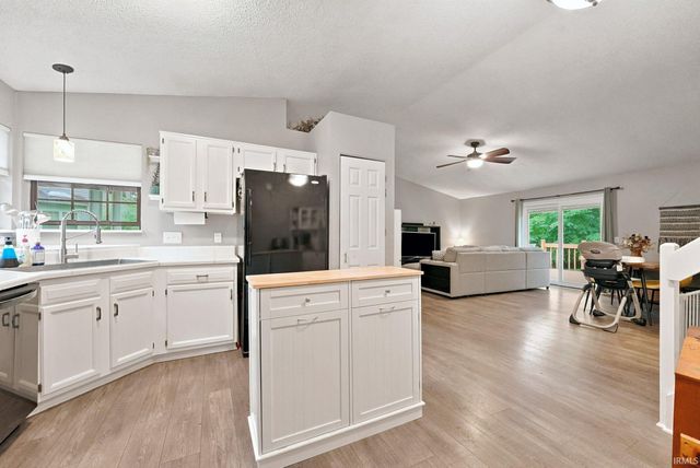 8003 Charnell Court, Fort Wayne, IN 46818