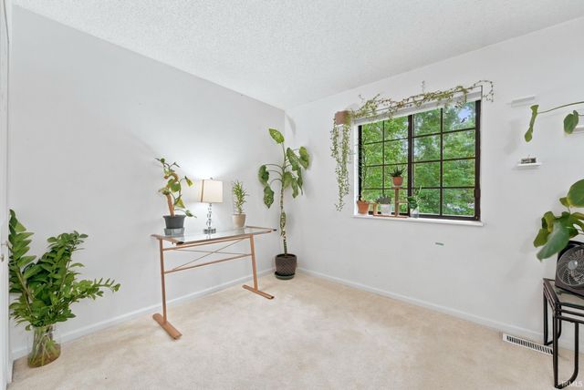 8003 Charnell Court, Fort Wayne, IN 46818