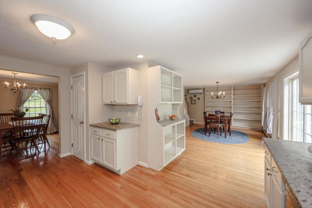 19 Burgess Drive, Litchfield, NH 03052