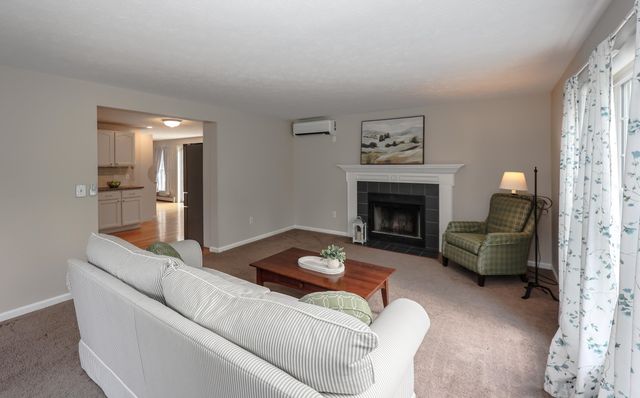 19 Burgess Drive, Litchfield, NH 03052