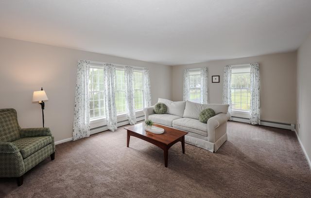 19 Burgess Drive, Litchfield, NH 03052