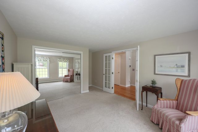 19 Burgess Drive, Litchfield, NH 03052