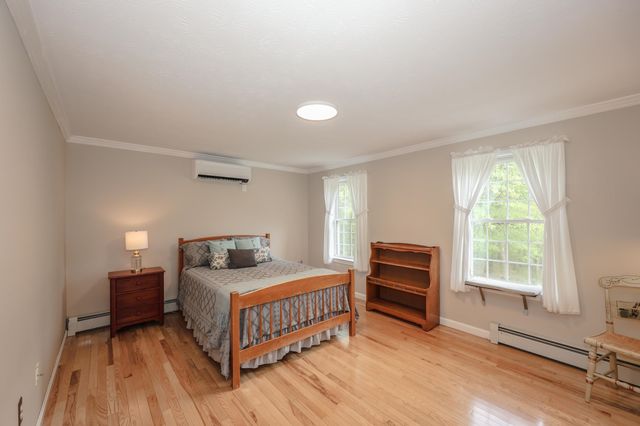 19 Burgess Drive, Litchfield, NH 03052