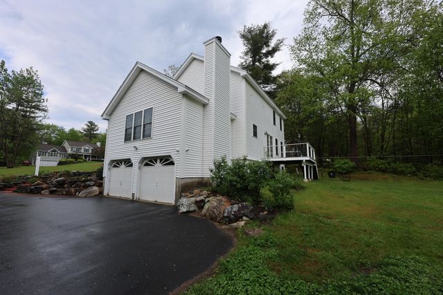 19 Burgess Drive, Litchfield, NH 03052