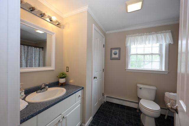 19 Burgess Drive, Litchfield, NH 03052