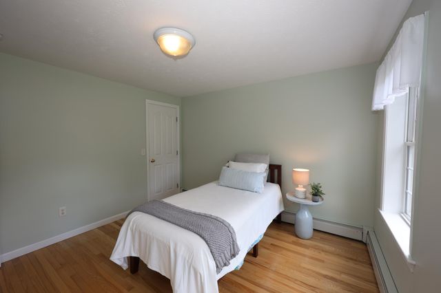 19 Burgess Drive, Litchfield, NH 03052