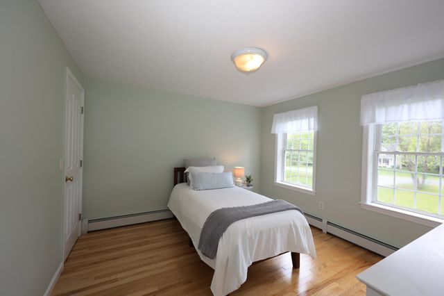 19 Burgess Drive, Litchfield, NH 03052