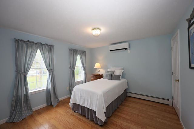19 Burgess Drive, Litchfield, NH 03052