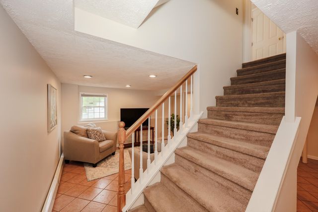 19 Burgess Drive, Litchfield, NH 03052