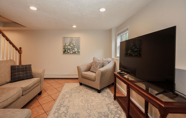 19 Burgess Drive, Litchfield, NH 03052