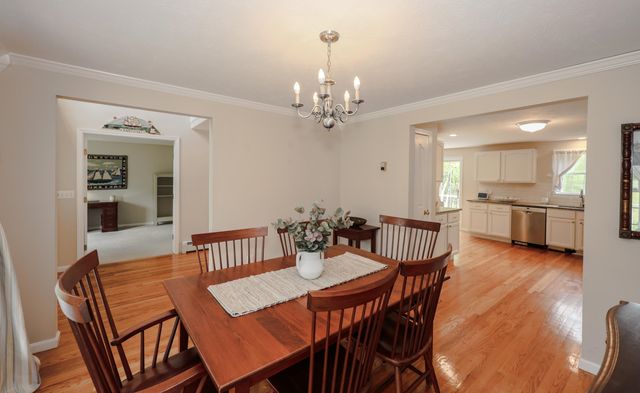 19 Burgess Drive, Litchfield, NH 03052