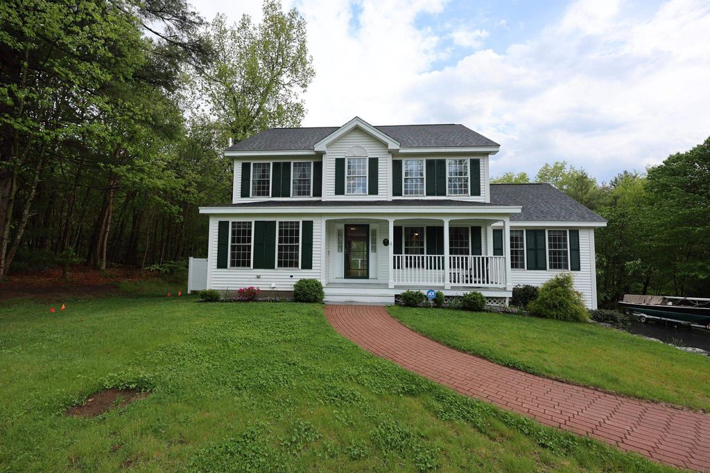 19 Burgess Drive, Litchfield, NH 03052
