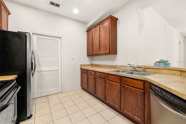 3000 LAUREL PARK LANE 302, Kissimmee, FL 34741