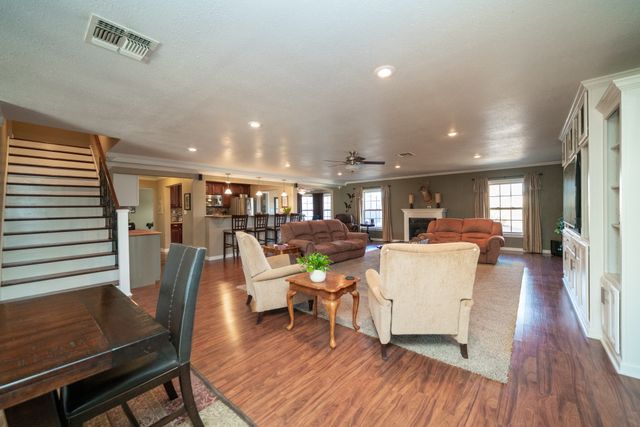 4538 W Loop 281, Longview, TX 75604