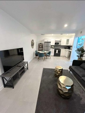 1211 NE 15TH Avenue 2, Fort Lauderdale, FL 33304